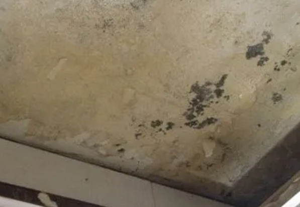 陕西阳台漏水维修公司分享下陕西卫生间渗水维修需要注意哪些问题。